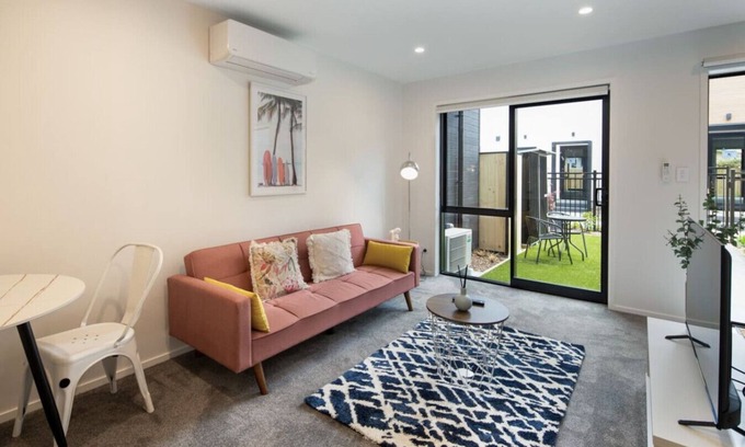 Lower Hutt House | Groveview Oasis: 1BR Retreat