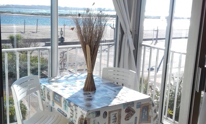 Port Rive Gauche Apartment | Gruissan 2 room apartment Sea view 15m from Grazel beach