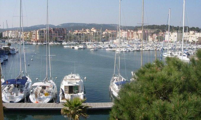 Gruissan Apartment | Gruissan (Aude). Quiet apartment with marina view and parking space