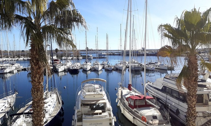 Gruissan Apartment | Gruissan QUIET IN THE HEART OF THE PORT OF PLAISANCE