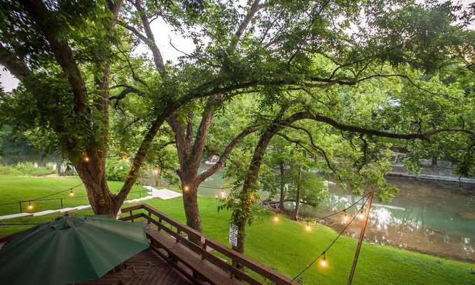 New Braunfels House | Guadalupe Daze - 4 Bedroom Riverfront, Come and Relax!