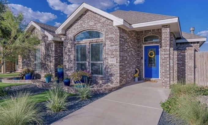 Midland House | Guadalupe Getaway