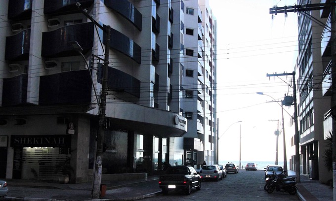 Centro Apartment | Guarapari apartment center 20m from the Black Sand Beach.