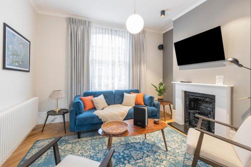 Islington Apartment | Guest Favorite Private home with King sized bed and Garden newly renovated