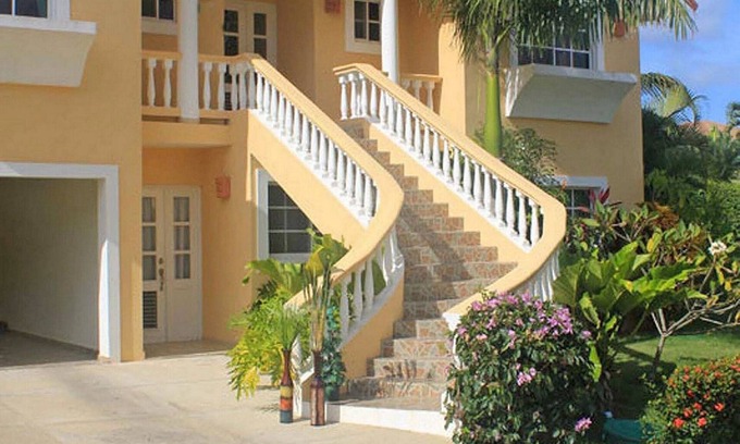Urbanizacion Tavarez Villa | Guest-friendly villa with tennis/basket/soccer courts, private pool, near all
