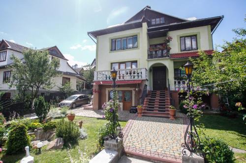 Yaremche House | Guest House Arnika