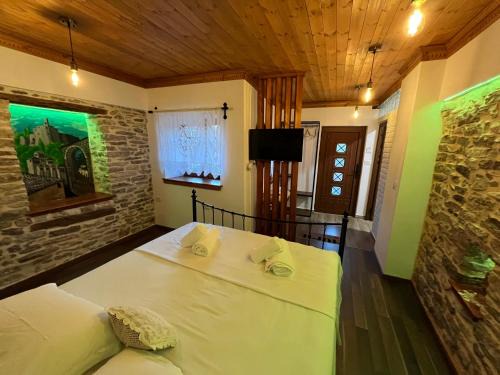 Gjirokaster House | Guest House Bala