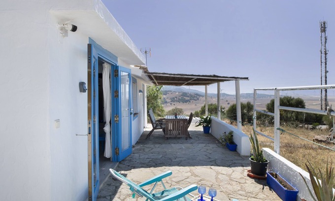 Facinas House | Guest House 'Casita Linda' with Mountain View, Wi-Fi and Air Conditioning