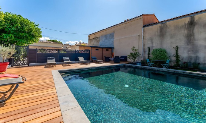 Rasteau House | Guest House 'Double Supérieure' with Shared Pool, Private Terrace and Wi-Fi