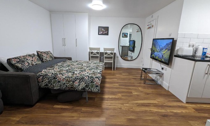 Manor Apartment | Guest house