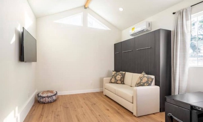Downey Apartment | Guest House in Downey!