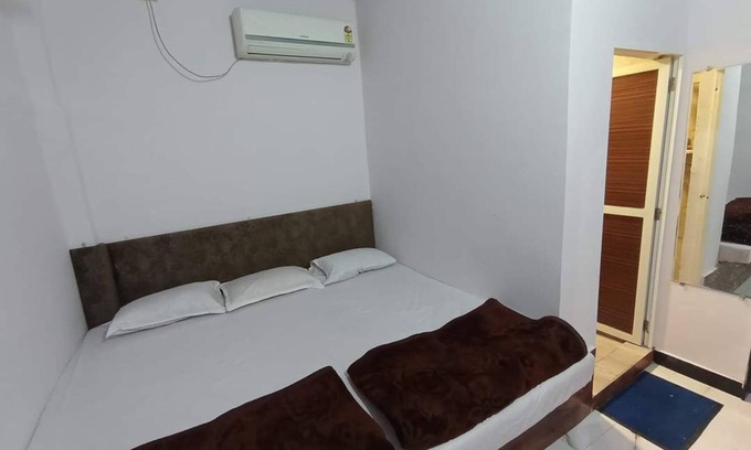 Ujjain House | Guest house is available near mahakal lokn
