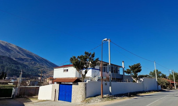 Albania House | Guest House KrisHen