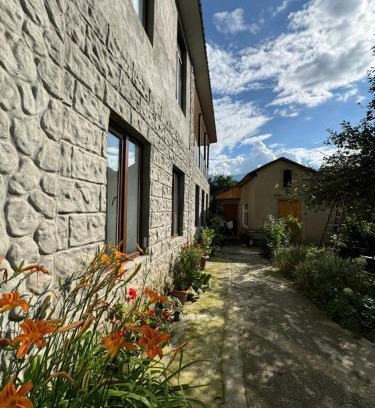 Bagvdanari House | Guest house-Lile