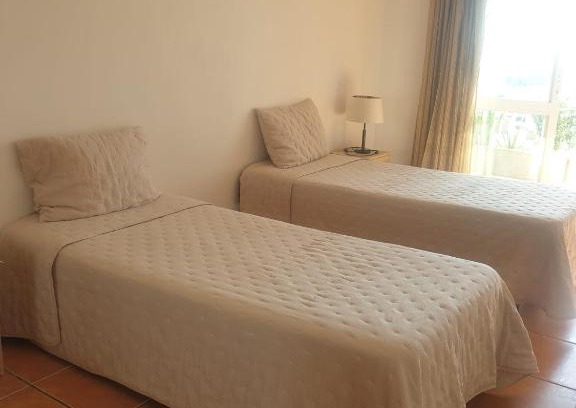 Ameijeira House | Guest House Marreiros