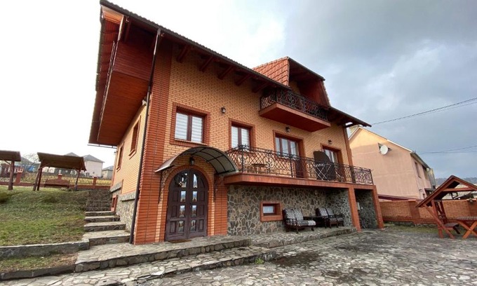 Polyana House | Guest house Mountain View
