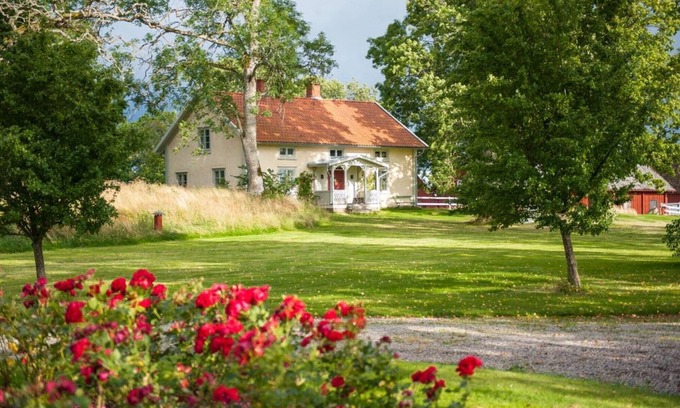 Vaxjo Municipality House | Guest house on the Skälsnäs estate in Småland