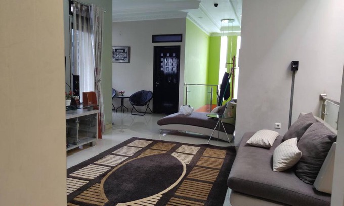 Bandung House | Guest house premium