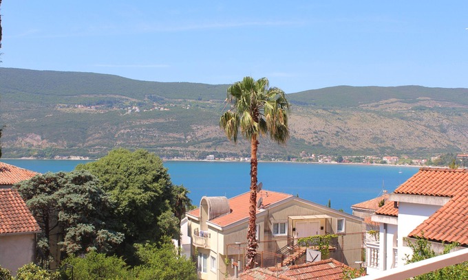 Topla House | Guest House Tomanovic
