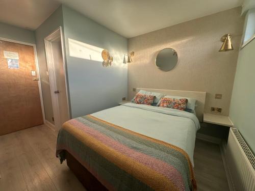 Chysauster Hotel | Guest Lodge By The Beach Club