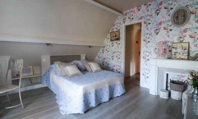 Suzay Bed & Breakfast | Guest Room 'English Garden' with Pool, Breakfast, Shared Garden and Wi-Fi