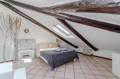 Historic Centre Apartment | GuestHost-Elegant Studio x3- 600m from Porta Nuova