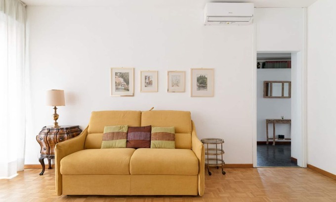 Zona Solari Apartment | GuestHost - M4 California Bright Apartment
