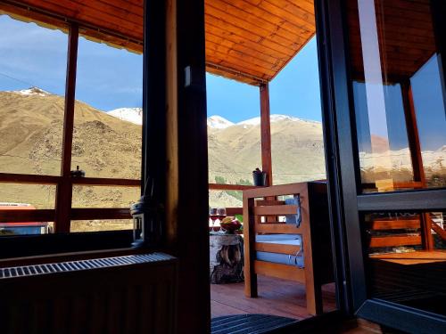 Kazbegi House | Guesthouse and Cottage Nicolo