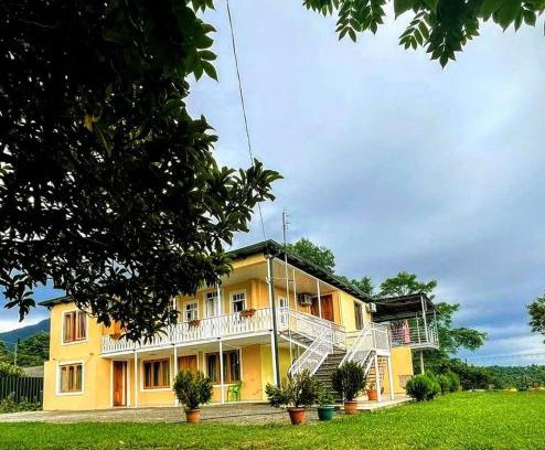 Mukhuri House | Guesthouse Dadia