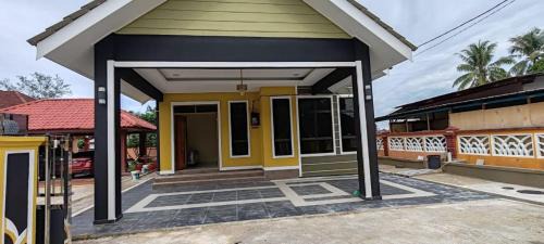 Kampong Raja House | Guesthouse