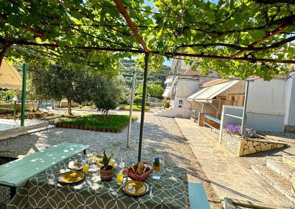 Jala House | Guesthouse Rondo
