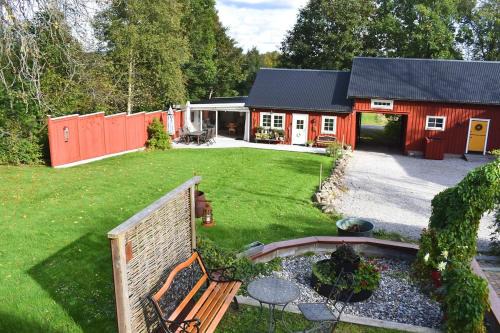 Sloinge House | Guesthouse with Patio & BBQ, 10 Min to the Beach