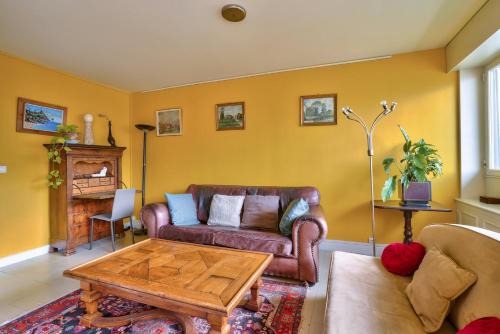 Quartier Saint-Ambroise Apartment | GuestReady - 105m2 bright apartment