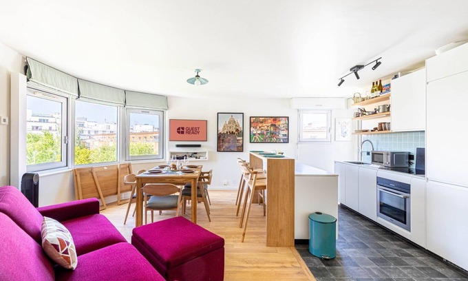 Gare Apartment | GuestReady - Bright and Chic Retreat with Balcony
