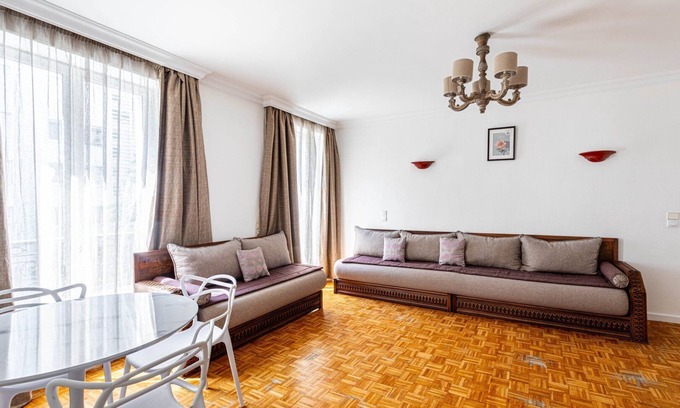 Hopital Saint-Louis Apartment | GuestReady - Bright Retreat near Gare de l'Est
