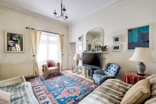Newington House | GuestReady - Classic Charm near Holyrood Park