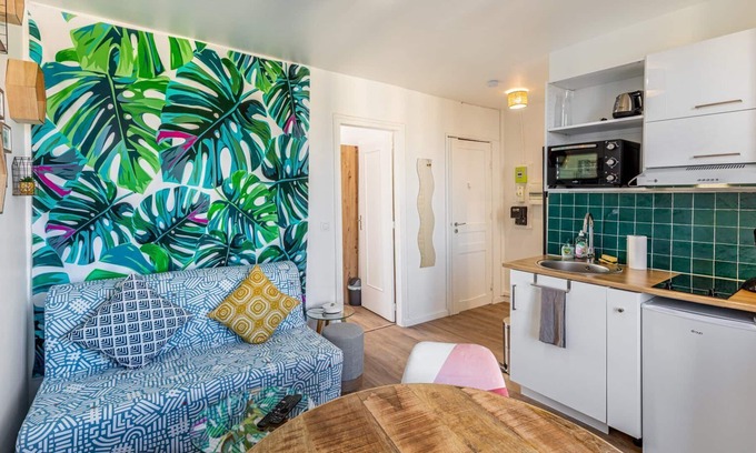 Drancy Centre Apartment | GuestReady - Colourful and Spacious Apt in Drancy