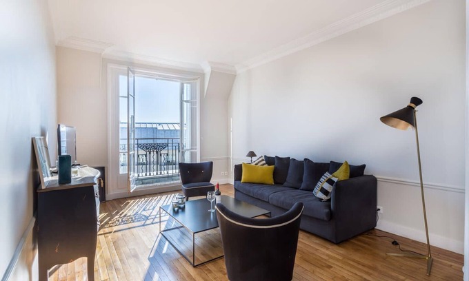 Passy Apartment | GuestReady - Designer Apartment - Eiffel Tower View!