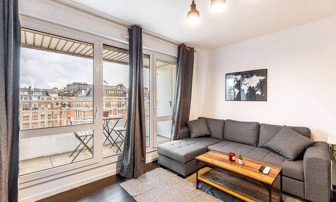 Quartier du Petit-Montrouge Apartment | GuestReady - Elevated Comfort with a Terrace