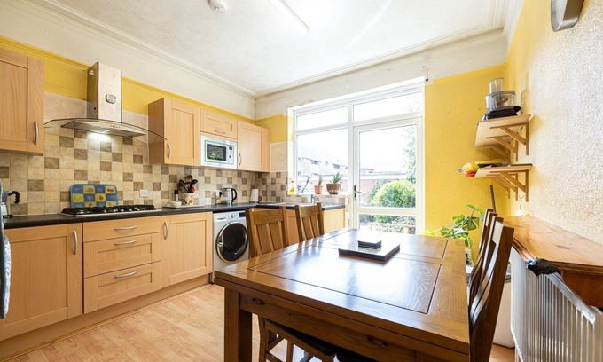 Trafford Apartment | GuestReady - Enchanting life in Gorse Hill