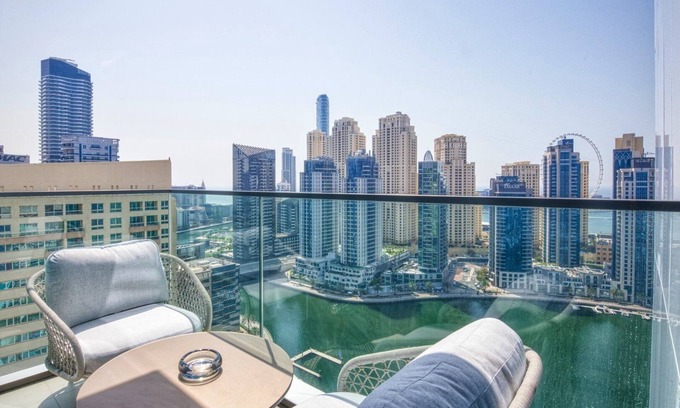Dubai Marina Apartment | GuestReady - High-floor luxury with infinity pool