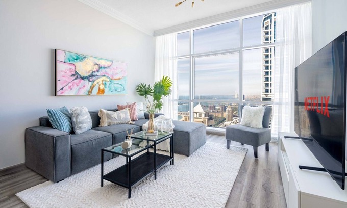 Dubai Media City Apartment | GuestReady - Lux interiors in Dubai Marina