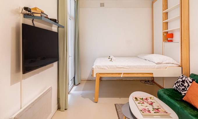 Saint-Fargeau Apartment | GuestReady - Parisian studio at 20 Arr.