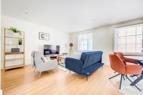 Hammersmith Apartment | GuestReady - Sleek Serenity in Hammersmith