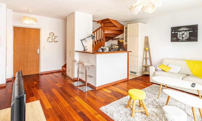Alfortville Apartment | GuestReady - Yellow Ledbetter near the Seine