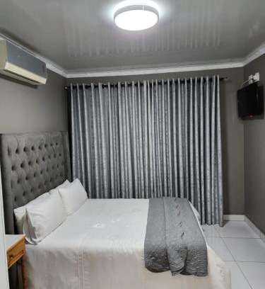 Universitas House | GuestRest