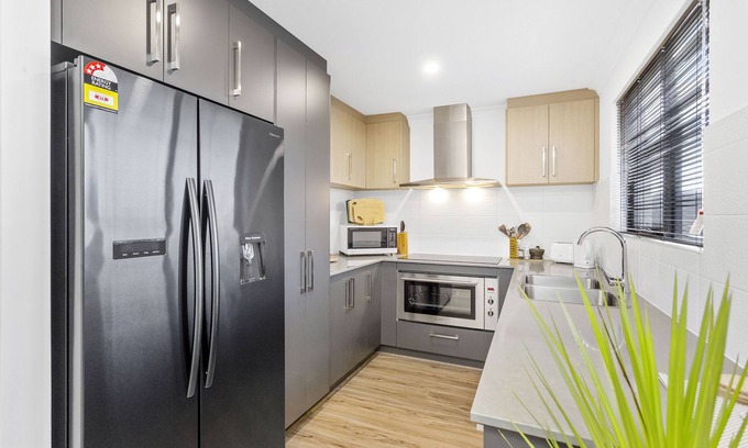 Perth House | Guildford Family HideawaynModern 2 bedroom, 2 bathroom house.nFree WiFi,parking.