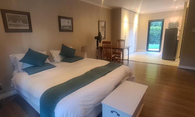 Stellenbosch Apartment | Guinea Vine