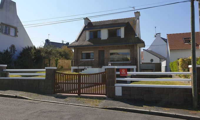 Perros-Guirec House | Guirec Dogs