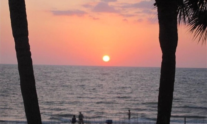Belleair Beach Condo | Gulf and pool right out the door. Sunset perfect! 10 min - Pelican and Biltmore